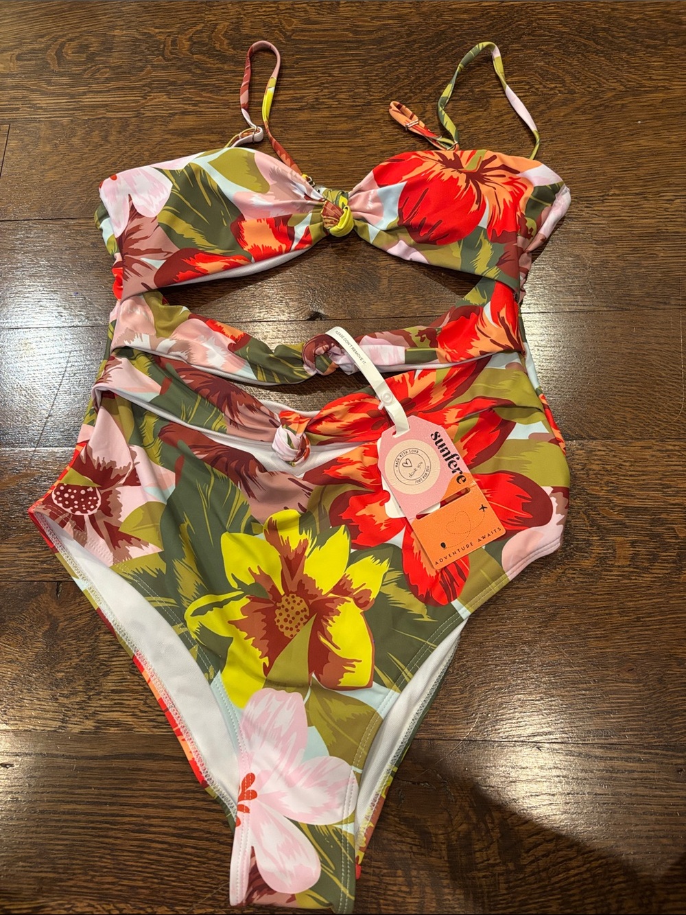 NWT Sunfere Women’s Floral One-Piece Swimsuit -Multicolor Size See Measurements